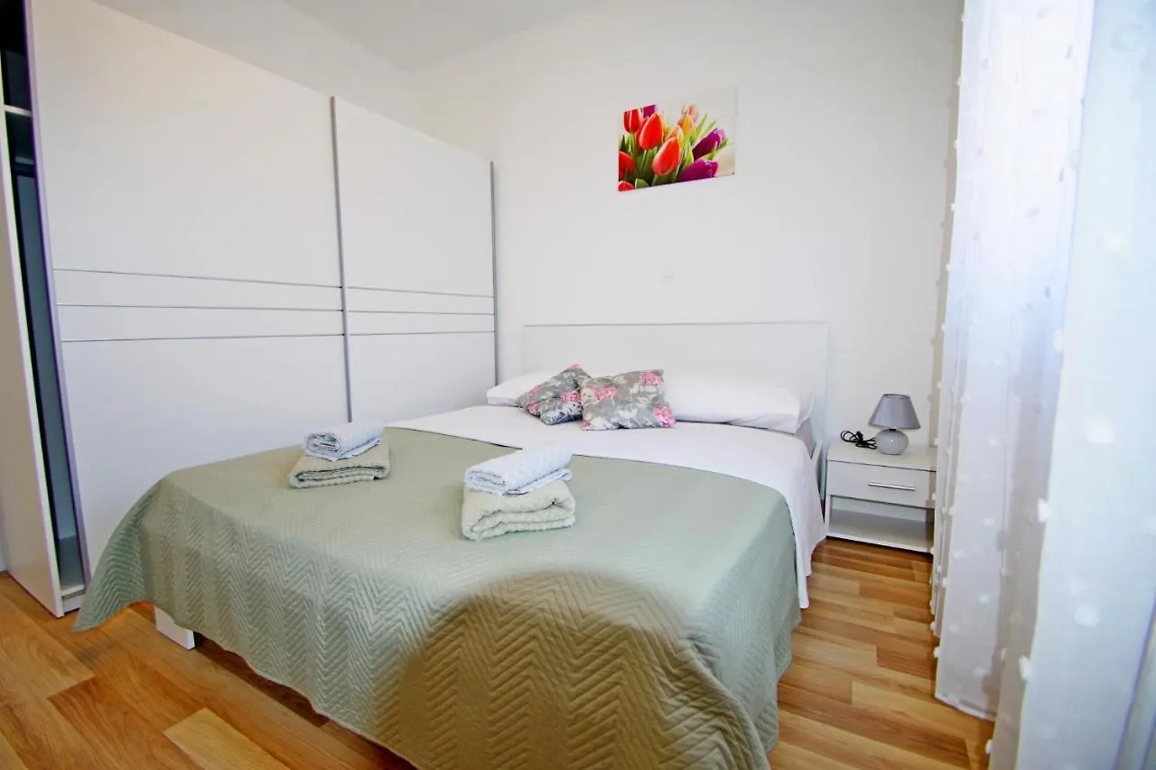 Holiday Apartments Ivan & Niko Pomer